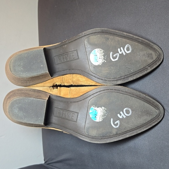 Frye Sandra Chelsea Boots - Suede Ankle Boots In Chestnut NWOB - Picture 8 of 12